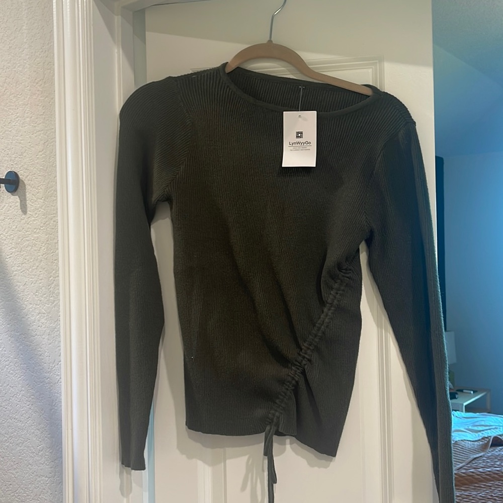 Green sweater! Size small, never worn.